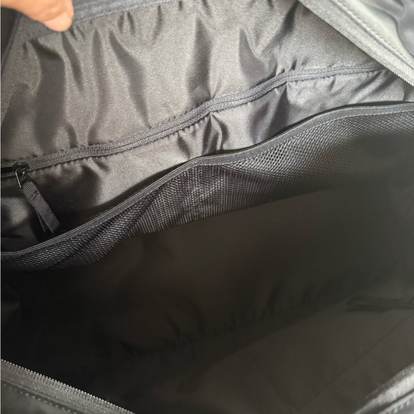 Lululemaon All Hours Duffel New - Picture 12 of 14